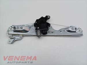 Gebruikte Ruitmechaniek 4Deurs links-voor Nissan Qashqai (J12) 1.3 DIG-T MHEV 16V Prijs € 74,99 Margeregeling aangeboden door Venema Autoparts