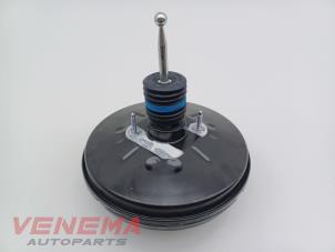 Gebruikte Rembekrachtiger Volkswagen Polo VI (AW1) 1.0 TSI 12V Prijs € 49,99 Margeregeling aangeboden door Venema Autoparts