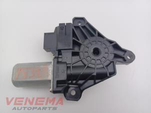 Gebruikte Motor electrisch raam Mercedes A (W176) 1.5 A-180 CDI, A-180d 16V Prijs € 9,99 Margeregeling aangeboden door Venema Autoparts