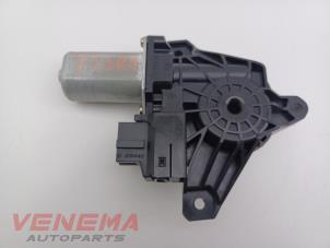 Gebruikte Motor electrisch raam Mercedes A (W176) 1.5 A-180 CDI, A-180d 16V Prijs € 9,99 Margeregeling aangeboden door Venema Autoparts