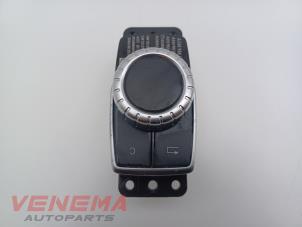 Gebruikte I-Drive knop Mercedes A (W176) 1.5 A-180 CDI, A-180d 16V Prijs € 19,99 Margeregeling aangeboden door Venema Autoparts