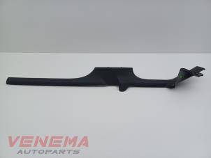 Gebruikte Afdeklijst dorpel rechts Volkswagen Polo VI (AW1) 1.0 TSI 12V Prijs € 19,99 Margeregeling aangeboden door Venema Autoparts