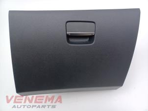 Gebruikte Dashboardkastje Mercedes A (W176) 1.5 A-180 CDI, A-180d 16V Prijs € 44,99 Margeregeling aangeboden door Venema Autoparts