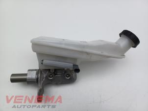 Gebruikte Hoofdremcilinder Mercedes A (W176) 1.5 A-180 CDI, A-180d 16V Prijs € 29,99 Margeregeling aangeboden door Venema Autoparts