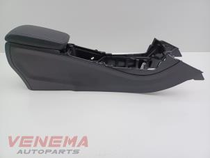 Gebruikte Middenconsoles Mercedes A (W176) 1.5 A-180 CDI, A-180d 16V Prijs € 59,99 Margeregeling aangeboden door Venema Autoparts