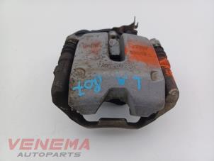 Gebruikte Remklauw (Tang) links-achter BMW X3 (G01) xDrive 20i 2.0 TwinPower Turbo 16V Van Prijs € 44,99 Margeregeling aangeboden door Venema Autoparts