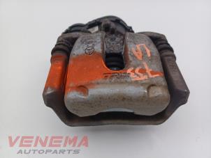 Gebruikte Remklauw (Tang) links-achter Mercedes A (W176) 1.5 A-180 CDI, A-180d 16V Prijs € 14,99 Margeregeling aangeboden door Venema Autoparts