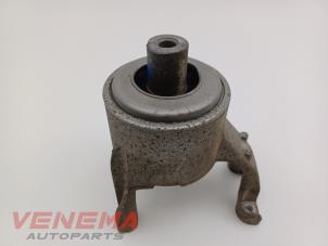 Gebruikte Motorsteun Volkswagen Transporter T6 2.0 TDI 150 4Motion Prijs € 14,99 Margeregeling aangeboden door Venema Autoparts