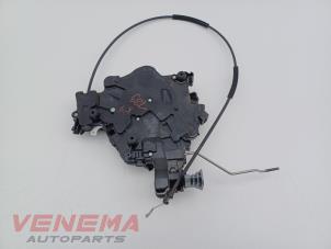 Gebruikte Deurslot Mechaniek 4Deurs rechts-achter Volkswagen Transporter T6 2.0 TDI 150 4Motion Prijs € 124,99 Margeregeling aangeboden door Venema Autoparts