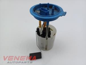 Gebruikte Tank element Pomp Volkswagen Golf VI Cabrio (1K) 1.4 TSI 122 16V Prijs € 9,99 Margeregeling aangeboden door Venema Autoparts