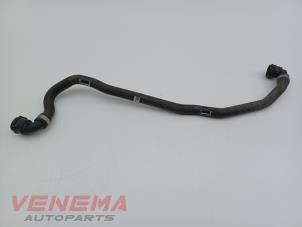 Gebruikte Koelwaterslang BMW X3 (G01) xDrive 20i 2.0 TwinPower Turbo 16V Van Prijs € 29,99 Margeregeling aangeboden door Venema Autoparts