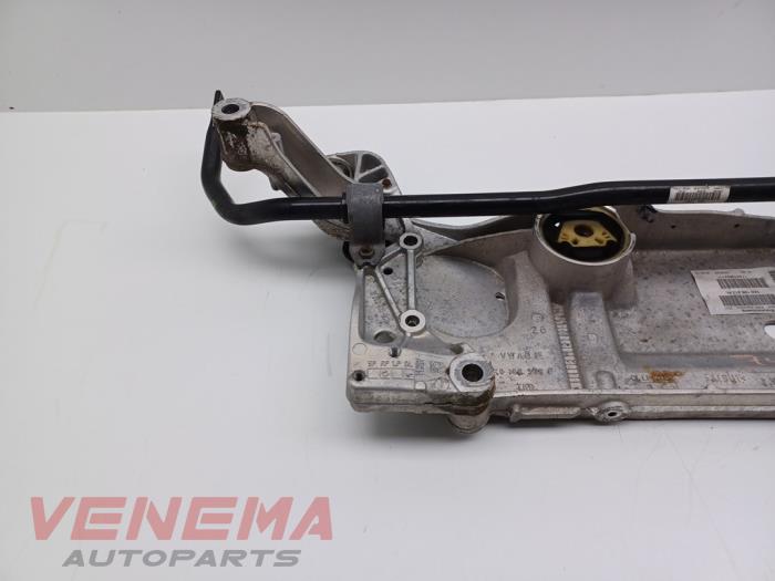 Subframe van een Volkswagen Golf VI Cabrio (1K) 1.4 TSI 122 16V 2013