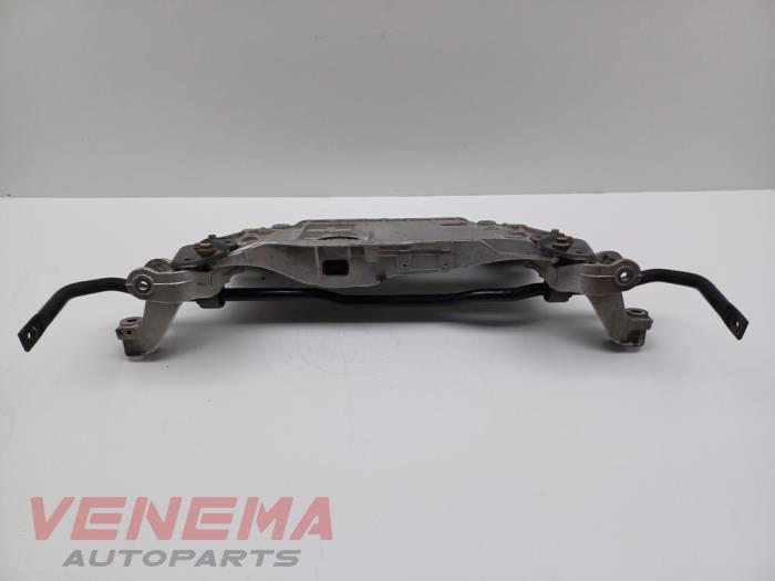 Subframe van een Volkswagen Golf VI Cabrio (1K) 1.4 TSI 122 16V 2013
