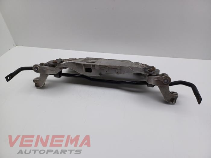 Subframe van een Volkswagen Golf VI Cabrio (1K) 1.4 TSI 122 16V 2013