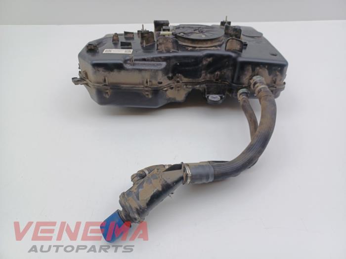 Adblue tank van een Volkswagen Transporter T6 2.0 TDI 150 4Motion 2020
