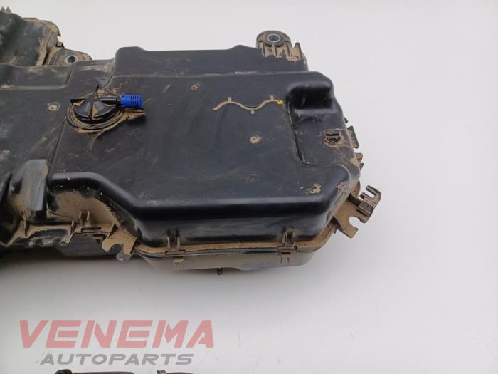 Adblue tank van een Volkswagen Transporter T6 2.0 TDI 150 4Motion 2020