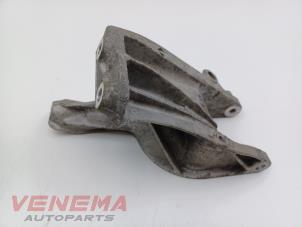 Gebruikte Motorsteun Volkswagen Transporter T6 2.0 TDI 150 4Motion Prijs € 24,99 Margeregeling aangeboden door Venema Autoparts