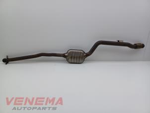 Gebruikte Uitlaat Middendemper Mercedes GLC (X253) 2.0 260 16V 4-Matic Prijs € 299,99 Margeregeling aangeboden door Venema Autoparts