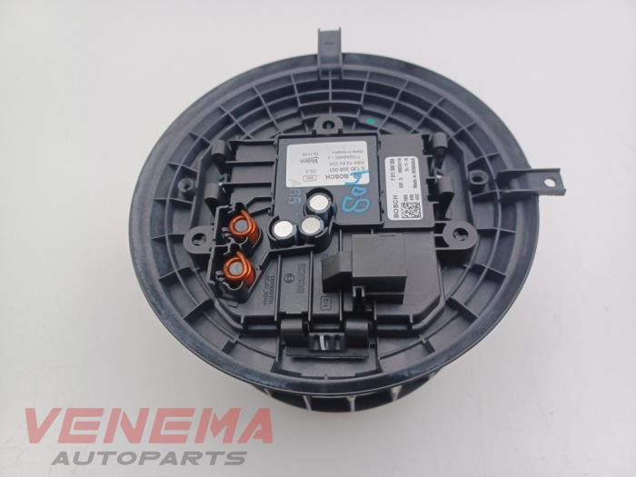 Kachel Ventilatiemotor van een Mercedes-Benz GLC (X253) 2.0 260 16V 4-Matic 2016