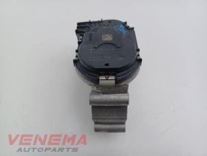 Gebruikte Gasklephuis Mercedes GLC (X253) 2.0 260 16V 4-Matic Prijs € 9,99 Margeregeling aangeboden door Venema Autoparts