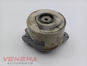 Gebruikte Motorrubber Mercedes GLC (X253) 2.0 260 16V 4-Matic Prijs € 34,99 Margeregeling aangeboden door Venema Autoparts