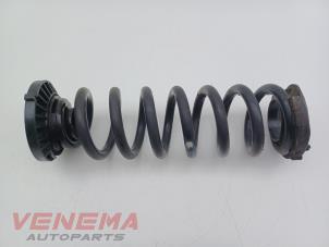 Gebruikte Veerschroef achter Mercedes GLC (X253) 2.0 260 16V 4-Matic Prijs € 39,99 Margeregeling aangeboden door Venema Autoparts