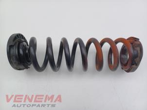 Gebruikte Veerschroef achter Mercedes GLC (X253) 2.0 260 16V 4-Matic Prijs € 39,99 Margeregeling aangeboden door Venema Autoparts