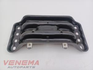 Gebruikte Motorrubber Mercedes GLC (X253) 2.0 260 16V 4-Matic Prijs € 39,99 Margeregeling aangeboden door Venema Autoparts