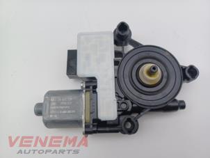 Gebruikte Motor electrisch raam Seat Leon ST (5FF) 2.0 TDI FR 16V Prijs € 9,99 Margeregeling aangeboden door Venema Autoparts