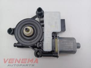 Gebruikte Motor electrisch raam Seat Leon ST (5FF) 2.0 TDI FR 16V Prijs € 9,99 Margeregeling aangeboden door Venema Autoparts