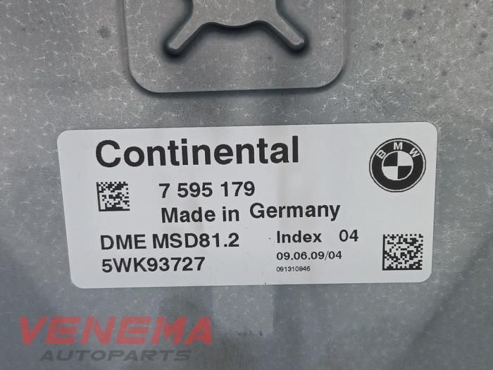 Computer Motormanagement van een BMW 3 serie Touring (E91) 320i 16V 2010
