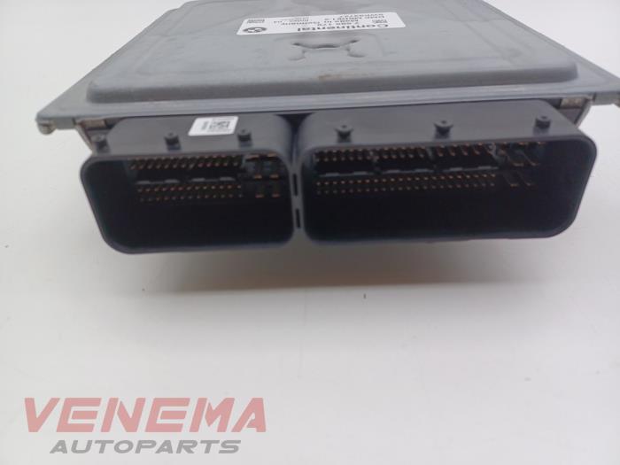 Computer Motormanagement van een BMW 3 serie Touring (E91) 320i 16V 2010