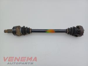 Gebruikte Aandrijfas links-achter BMW 3 serie Touring (E91) 320i 16V Prijs € 29,99 Margeregeling aangeboden door Venema Autoparts