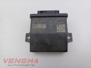 Gebruikte Module bochtverlichting Seat Leon ST (5FF) 2.0 TDI FR 16V Prijs € 24,99 Margeregeling aangeboden door Venema Autoparts