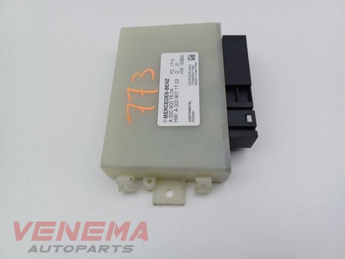 Adblue Computer van een Mercedes-Benz E Estate (S213) E-220d 2.0 Turbo 16V 2018