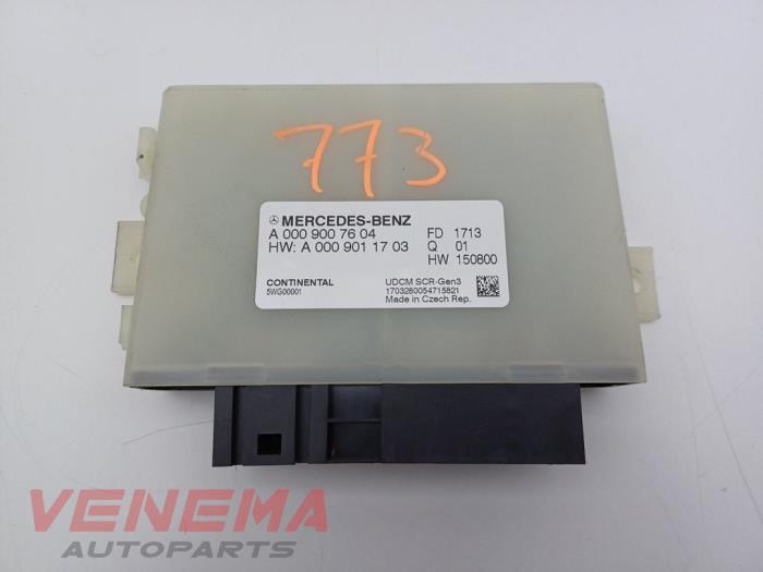 Adblue Computer van een Mercedes-Benz E Estate (S213) E-220d 2.0 Turbo 16V 2018
