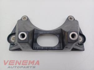 Gebruikte Motorsteun Mercedes E Estate (S213) E-220d 2.0 Turbo 16V Prijs € 19,99 Margeregeling aangeboden door Venema Autoparts