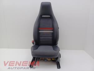 Gebruikte Stoel rechts Mercedes A (W176) 1.5 A-180 CDI, A-180d 16V Prijs € 124,99 Margeregeling aangeboden door Venema Autoparts