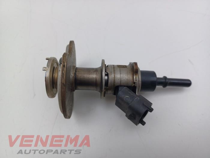 Gebruikte Injector adblue Volkswagen Caddy Combi V (SBB/SBJ) 2.0 TDI BlueMotionTechnology Prijs € 124,99 Margeregeling aangeboden door Venema Autoparts