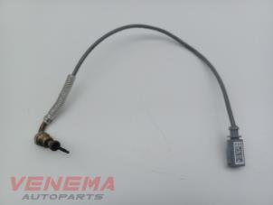 Gebruikte Uitlaat temperatuursensor Volkswagen Caddy Combi V (SBB/SBJ) 2.0 TDI BlueMotionTechnology Prijs € 49,99 Margeregeling aangeboden door Venema Autoparts