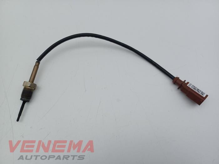 Gebruikte Uitlaat temperatuursensor Volkswagen Caddy Combi V (SBB/SBJ) 2.0 TDI BlueMotionTechnology Prijs € 49,99 Margeregeling aangeboden door Venema Autoparts