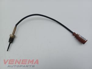 Gebruikte Uitlaat temperatuursensor Volkswagen Caddy Combi V (SBB/SBJ) 2.0 TDI BlueMotionTechnology Prijs € 49,99 Margeregeling aangeboden door Venema Autoparts