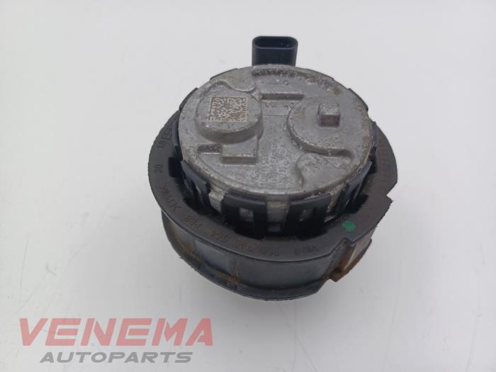 Gebruikte Waterpomp Volkswagen Caddy Combi V (SBB/SBJ) 2.0 TDI BlueMotionTechnology Prijs € 24,99 Margeregeling aangeboden door Venema Autoparts