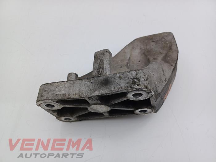 Gebruikte Motorrubber Maserati Quattroporte VI 3.0 Diesel Prijs € 24,99 Margeregeling aangeboden door Venema Autoparts