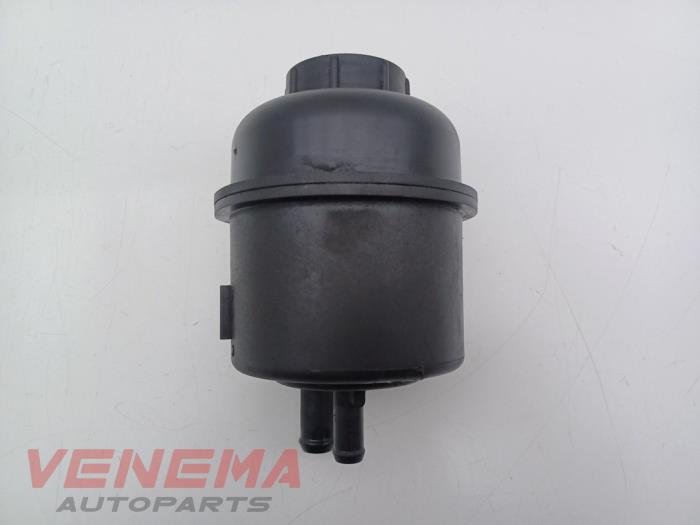 Gebruikte Servo Oliereservoir Maserati Quattroporte VI 3.0 Diesel Prijs € 14,99 Margeregeling aangeboden door Venema Autoparts