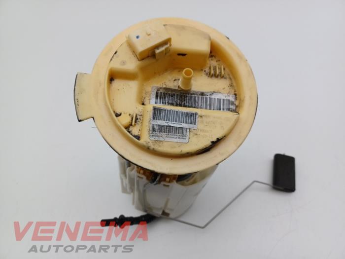 Gebruikte Tank element Pomp Maserati Quattroporte VI 3.0 Diesel Prijs € 99,99 Margeregeling aangeboden door Venema Autoparts