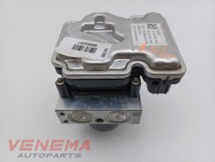 Gebruikte ABS Pomp Mercedes C (W206) C-200 1.5 EQ Boost 4-Matic Prijs € 362,99 Inclusief btw aangeboden door Venema Autoparts