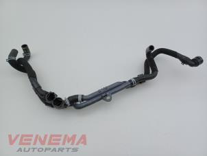 Gebruikte Koelwaterslang Audi A3 Sportback (8YA) 2.0 35 TDI 16V Prijs € 34,99 Margeregeling aangeboden door Venema Autoparts