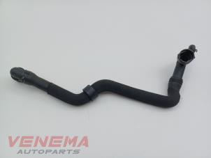 Gebruikte Koelwaterslang Audi A3 Sportback (8YA) 2.0 35 TDI 16V Prijs € 19,99 Margeregeling aangeboden door Venema Autoparts