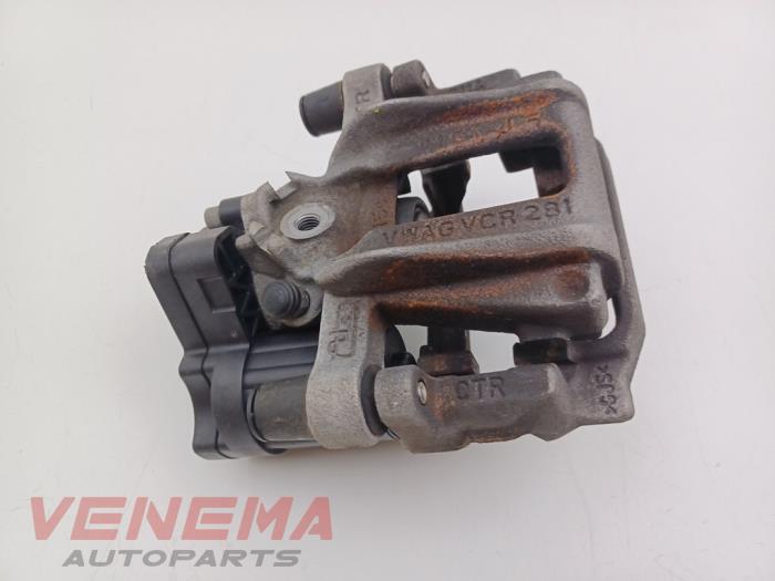 Remklauw (Tang) rechts-achter van een Audi A3 Sportback (8YA) 2.0 35 TDI 16V 2025